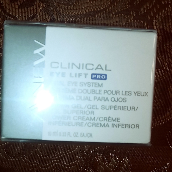 New Avon Anew Clinical Eye Lift Dual System - Picture 1 of 2